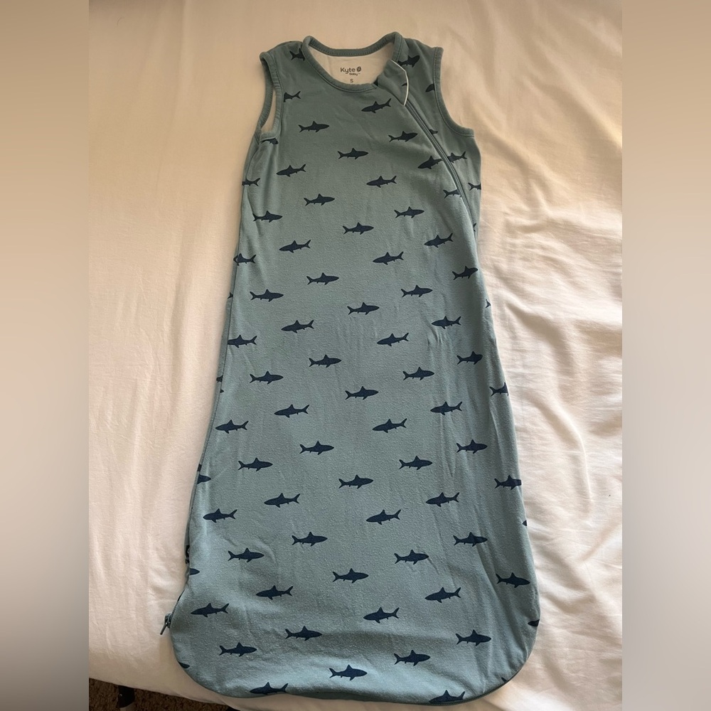 Kyte BABY blue shark sleep sack size small 0.5 tog, VGUC